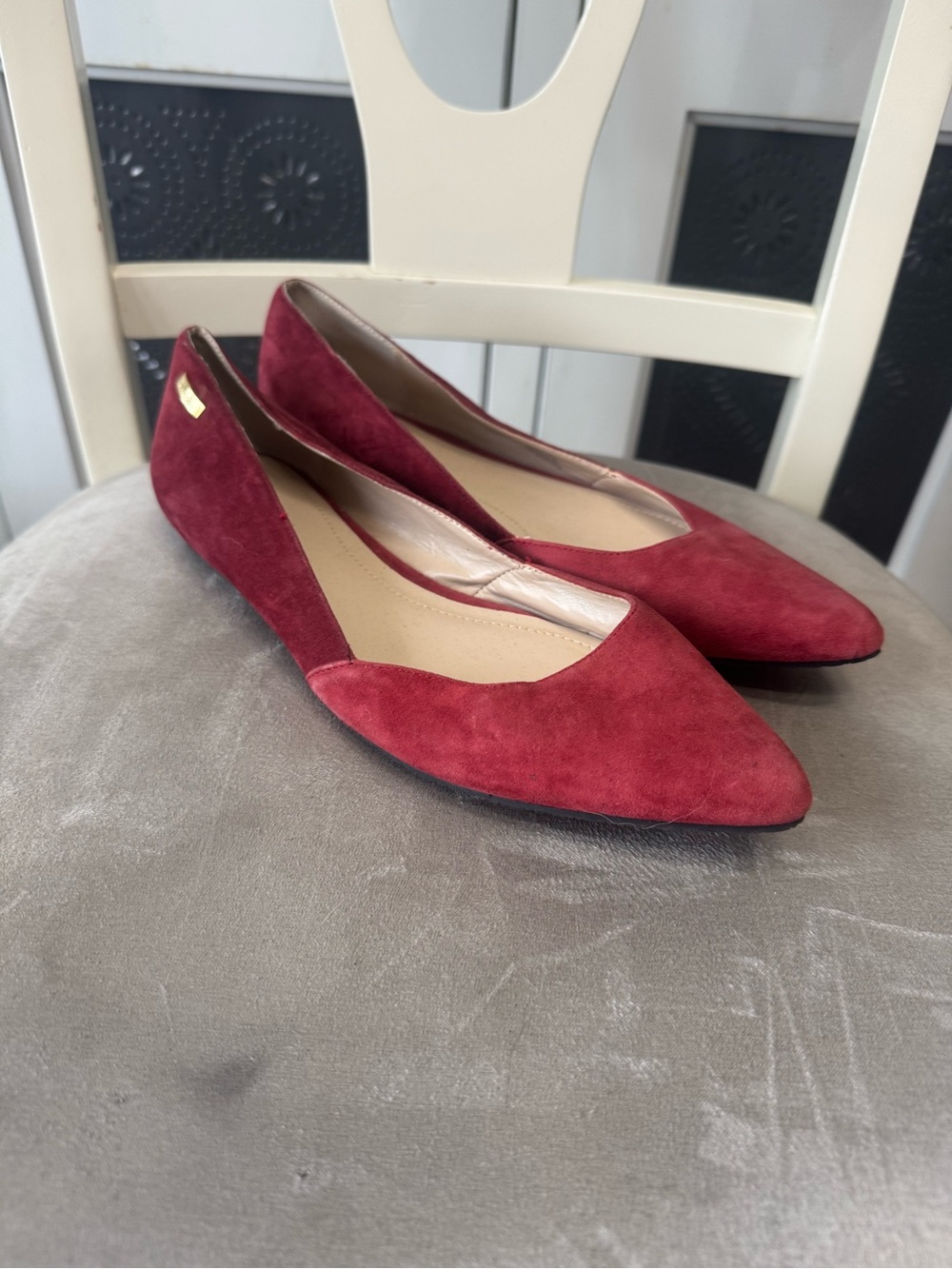 Calvin Klein women’s red/burgundy Suede Pointed-Toe Flats Size 7 1/2